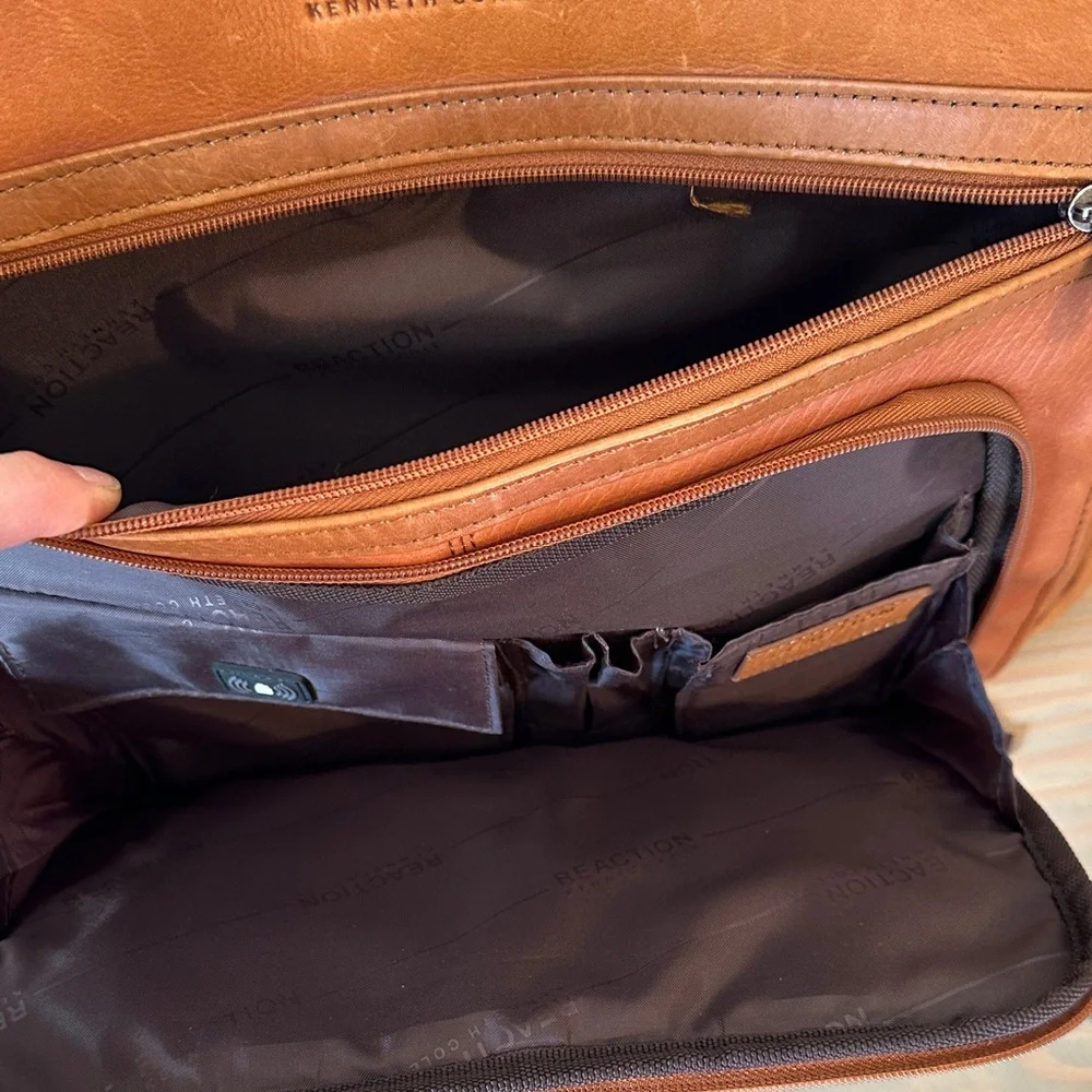 Kenneth Cole Reaction Tan Leather Briefcase